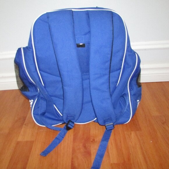 Inaria Soccer Backpack - NEW - Picture 6 of 9